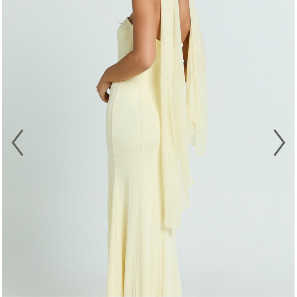 New with tags Yellow strapless gown with scarf - Picture 3 of 4